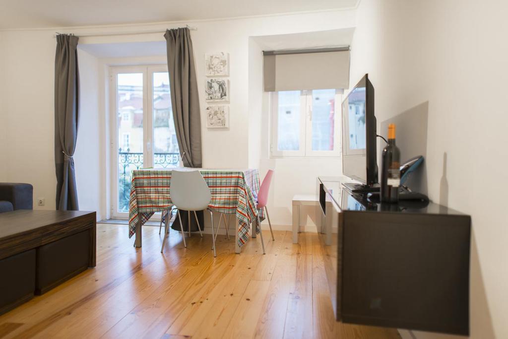 Apartamento Martires Da Patria Lissabon Exterior foto